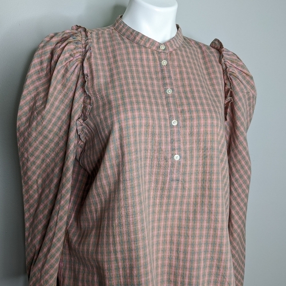 ✨3/$15  J Crew pink blue plaid ruffle long sleeve button up M - Picture 2 of 9